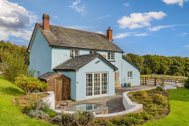 Exterior photograph of a cottage in Devon