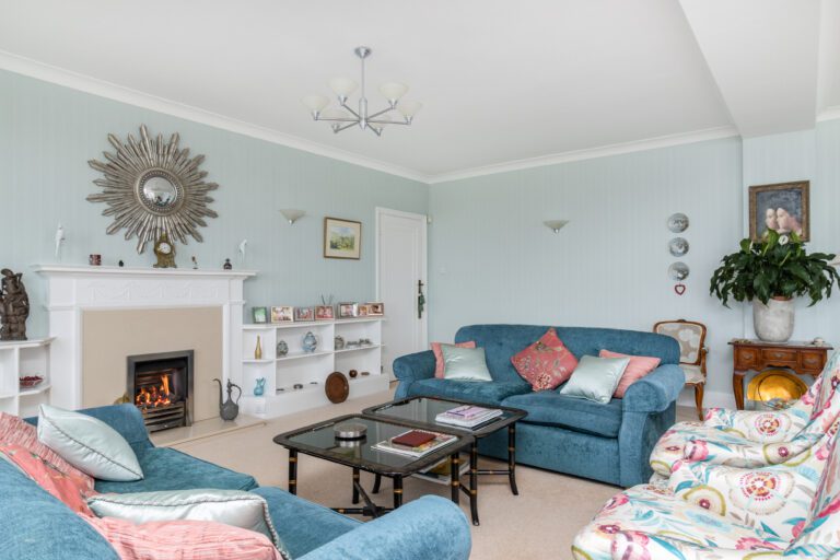 Spacious living room